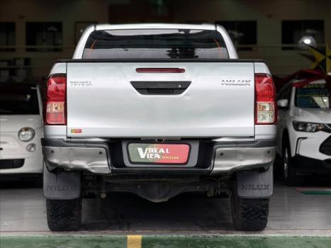 TOYOTA Hilux SW4 2.8 4P SRX 4X4 TURBO DIESEL AUTOMÁTICO, Foto 8