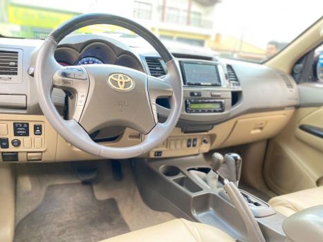 TOYOTA Hilux SW4 3.0 16V 4P SRV 4X4 7 LUGARES TURBO DIESEL AUTOMTICO, Foto 8