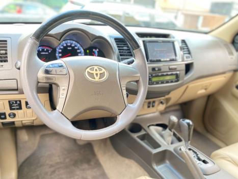 TOYOTA Hilux SW4 3.0 16V 4P SRV 4X4 7 LUGARES TURBO DIESEL AUTOMTICO, Foto 9