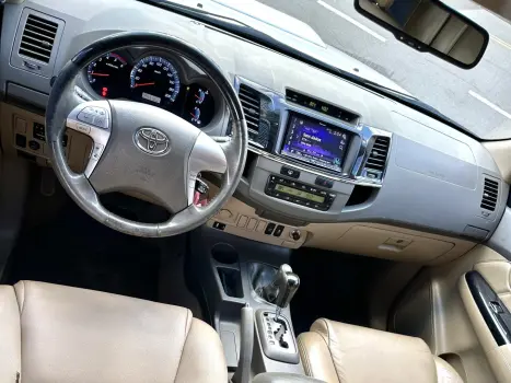 TOYOTA Hilux SW4 3.0 16V 4P SR 4X4 TURBO DIESEL AUTOM�TICO, Foto 5