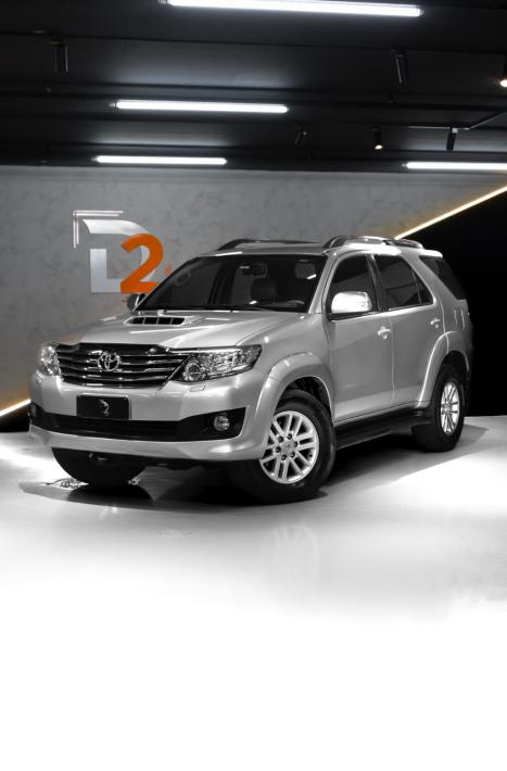 TOYOTA Hilux SW4 3.0 16V 4P SR 4X4 TURBO DIESEL AUTOM�TICO, Foto 1