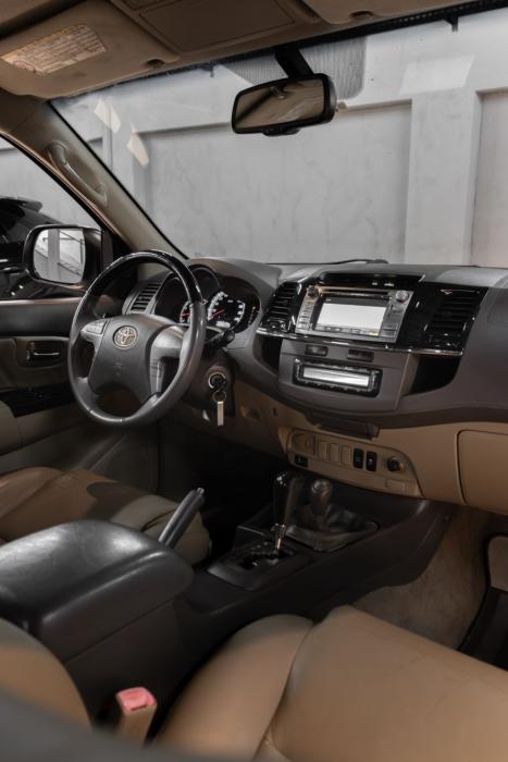 TOYOTA Hilux SW4 3.0 16V 4P SR 4X4 TURBO DIESEL AUTOM�TICO, Foto 5