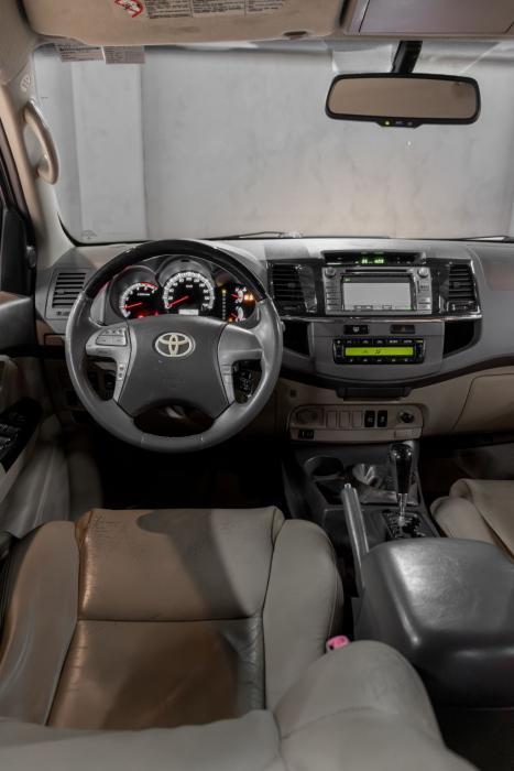 TOYOTA Hilux SW4 3.0 16V 4P SR 4X4 TURBO DIESEL AUTOM�TICO, Foto 6