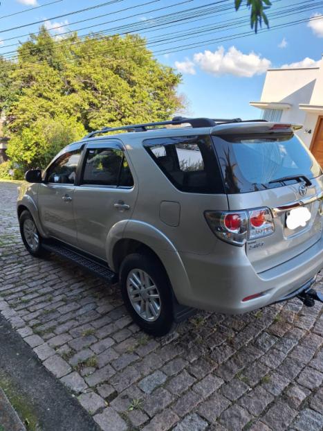 TOYOTA Hilux SW4 3.0 16V 4P SRV 4X4 7 LUGARES TURBO DIESEL AUTOM�TICO, Foto 4