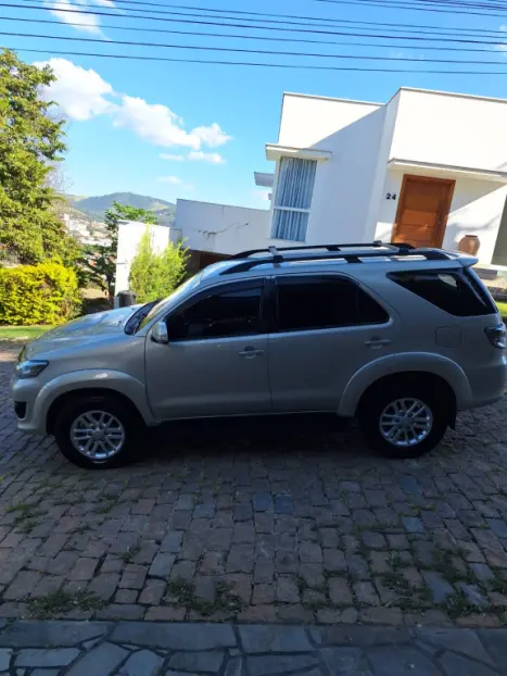 TOYOTA Hilux SW4 3.0 16V 4P SRV 4X4 7 LUGARES TURBO DIESEL AUTOM�TICO, Foto 6