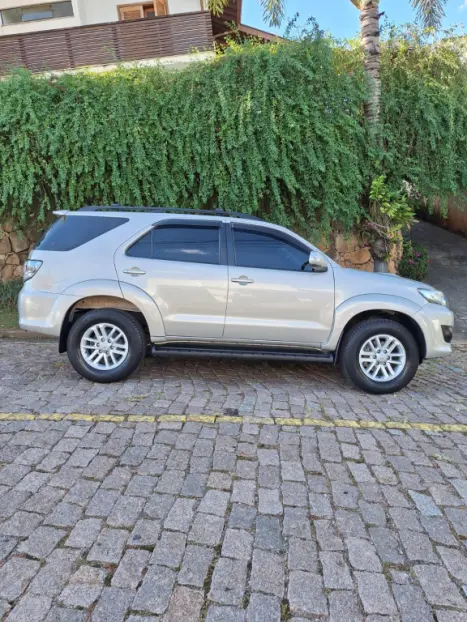 TOYOTA Hilux SW4 3.0 16V 4P SRV 4X4 7 LUGARES TURBO DIESEL AUTOM�TICO, Foto 7