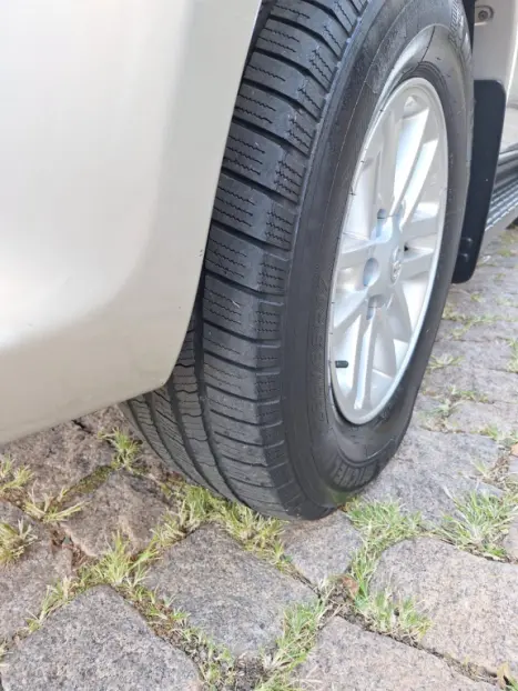 TOYOTA Hilux SW4 3.0 16V 4P SRV 4X4 7 LUGARES TURBO DIESEL AUTOM�TICO, Foto 13