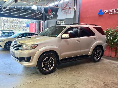 TOYOTA Hilux SW4 3.0 16V 4P SR 4X4 TURBO DIESEL AUTOM�TICO, Foto 2