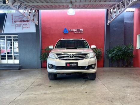 TOYOTA Hilux SW4 3.0 16V 4P SR 4X4 TURBO DIESEL AUTOM�TICO, Foto 3