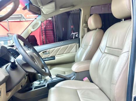 TOYOTA Hilux SW4 3.0 16V 4P SR 4X4 TURBO DIESEL AUTOM�TICO, Foto 6