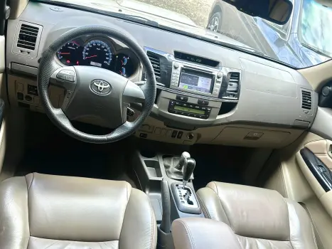 TOYOTA Hilux SW4 3.0 16V 4P SR 4X4 TURBO DIESEL AUTOM�TICO, Foto 9