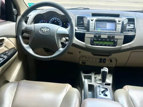 TOYOTA Hilux SW4 3.0 16V 4P SR 4X4 TURBO DIESEL AUTOM�TICO, Foto 13