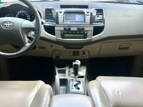 TOYOTA Hilux SW4 3.0 16V 4P SR 4X4 TURBO DIESEL AUTOM�TICO, Foto 14