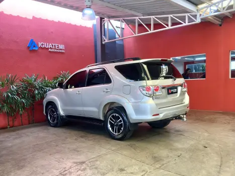 TOYOTA Hilux SW4 3.0 16V 4P SR 4X4 TURBO DIESEL AUTOM�TICO, Foto 19