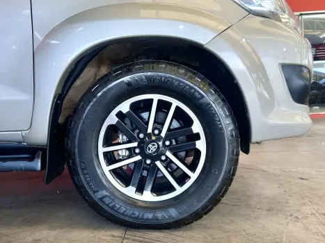 TOYOTA Hilux SW4 3.0 16V 4P SR 4X4 TURBO DIESEL AUTOM�TICO, Foto 21