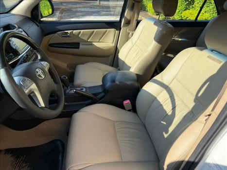 TOYOTA Hilux SW4 3.0 16V 4P SRV 4X4 7 LUGARES TURBO DIESEL AUTOM�TICO, Foto 5