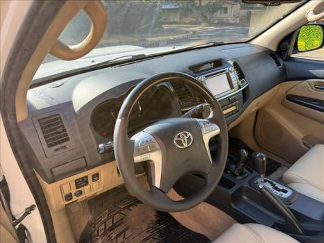 TOYOTA Hilux SW4 3.0 16V 4P SRV 4X4 7 LUGARES TURBO DIESEL AUTOM�TICO, Foto 6