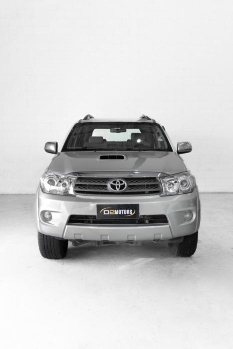 TOYOTA Hilux SW4 3.0 16V 4P SRV 4X4 7 LUGARES TURBO DIESEL AUTOMÁTICO, Foto 2