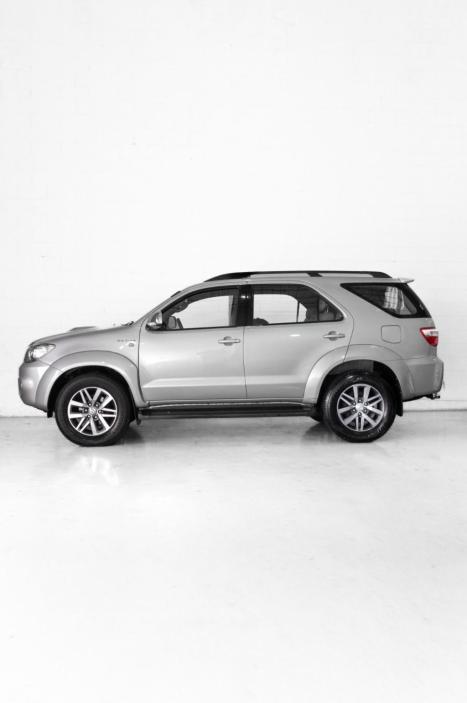 TOYOTA Hilux SW4 3.0 16V 4P SRV 4X4 7 LUGARES TURBO DIESEL AUTOMÁTICO, Foto 3
