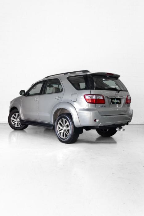 TOYOTA Hilux SW4 3.0 16V 4P SRV 4X4 7 LUGARES TURBO DIESEL AUTOMÁTICO, Foto 4