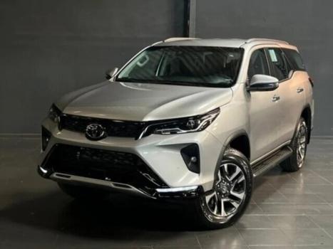 TOYOTA Hilux SW4 , Foto 1