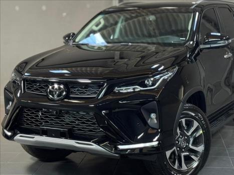 TOYOTA Hilux SW4 , Foto 2