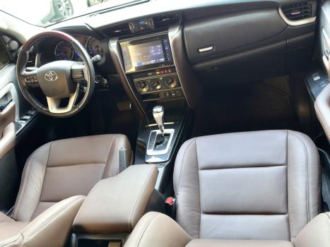 TOYOTA Hilux SW4 , Foto 7