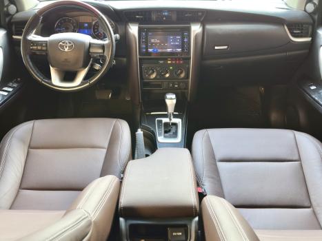 TOYOTA Hilux SW4 , Foto 8