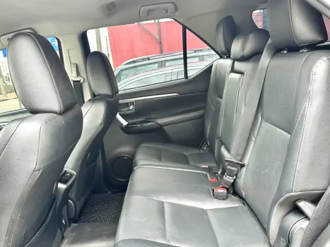 TOYOTA Hilux SW4 , Foto 8