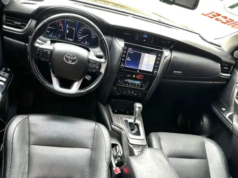 TOYOTA Hilux SW4 , Foto 17