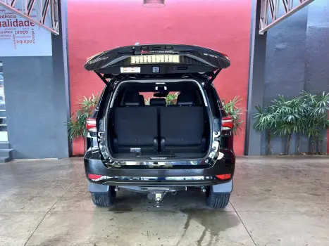 TOYOTA Hilux SW4 , Foto 25