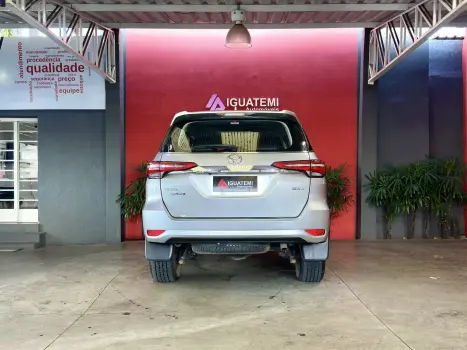 TOYOTA Hilux SW4 , Foto 3