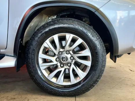 TOYOTA Hilux SW4 , Foto 9