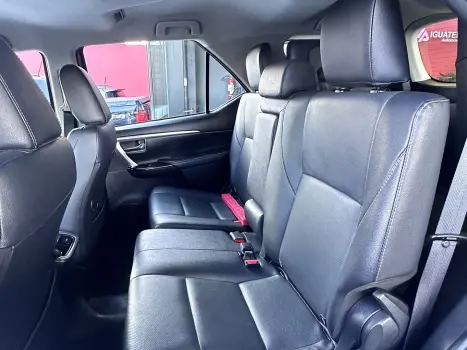 TOYOTA Hilux SW4 , Foto 15