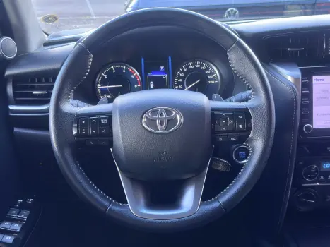 TOYOTA Hilux SW4 , Foto 2