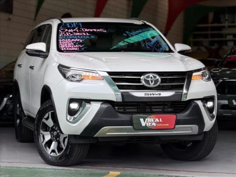 TOYOTA Hilux SW4 , Foto 1