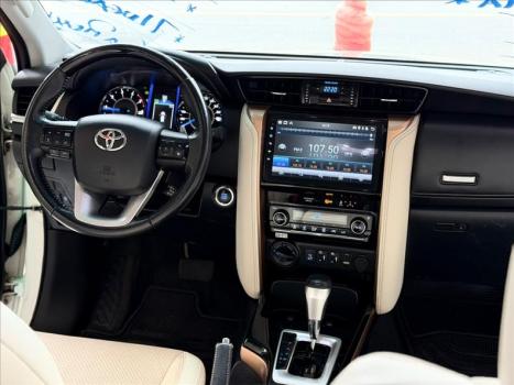 TOYOTA Hilux SW4 , Foto 5