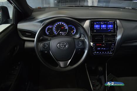 TOYOTA Yaris Hatch 1.5 16V 4P FLEX XL MULTIDRIVE AUTOMTICO CVT, Foto 4