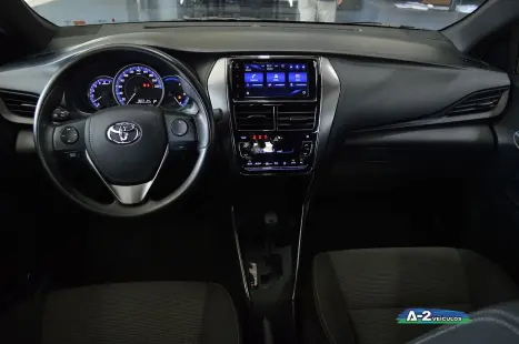 TOYOTA Yaris Hatch 1.5 16V 4P FLEX XL MULTIDRIVE AUTOMTICO CVT, Foto 15