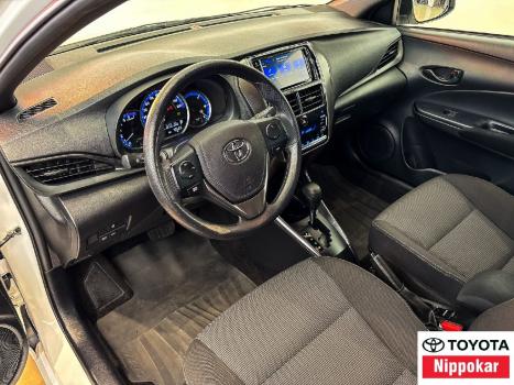 TOYOTA Yaris Hatch 1.5 16V 4P FLEX XL MULTIDRIVE AUTOM�TICO CVT, Foto 3
