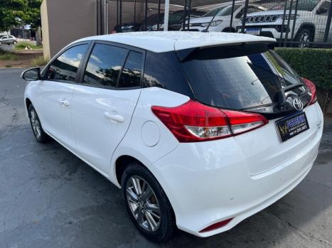 TOYOTA Yaris Hatch 1.5 16V 4P FLEX XL PLUS CONNECT MULTIDRIVE AUTOMTICO CVT, Foto 4