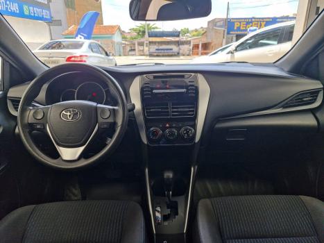 TOYOTA Yaris Hatch 1.3 16V 4P FLEX XL PLUS TECH MULTIDRIVE AUTOMTICO CVT, Foto 4