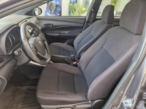 TOYOTA Yaris Hatch 1.3 16V 4P FLEX XL PLUS TECH MULTIDRIVE AUTOMTICO CVT, Foto 13