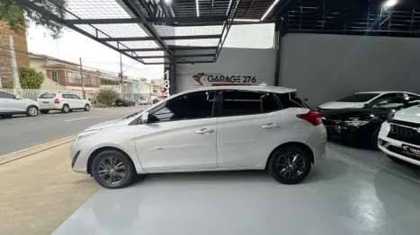 TOYOTA Yaris Hatch 1.3 16V 4P FLEX XL PLUS TECH MULTIDRIVE AUTOM�TICO CVT, Foto 8