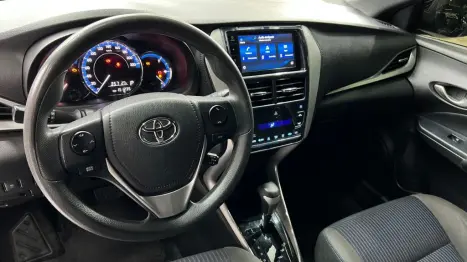 TOYOTA Yaris Hatch 1.3 16V 4P FLEX XL PLUS TECH MULTIDRIVE AUTOM�TICO CVT, Foto 10