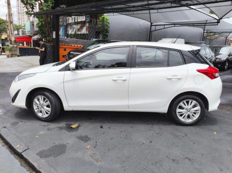 TOYOTA Yaris Hatch 1.3 16V 4P FLEX XL PLUS TECH MULTIDRIVE AUTOM�TICO CVT, Foto 3