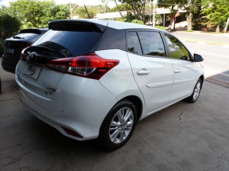 TOYOTA Yaris Hatch 1.3 16V 4P FLEX XL PLUS TECH MULTIDRIVE AUTOM�TICO CVT, Foto 3