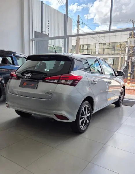 TOYOTA Yaris Hatch 1.5 16V 4P FLEX XLS CONNECT MULTIDRIVE AUTOM�TICO CVT, Foto 4