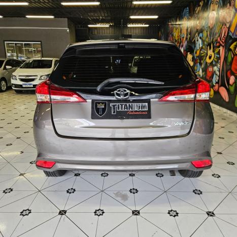 TOYOTA Yaris Hatch 1.3 16V 4P FLEX XL PLUS TECH MULTIDRIVE AUTOM�TICO CVT, Foto 3
