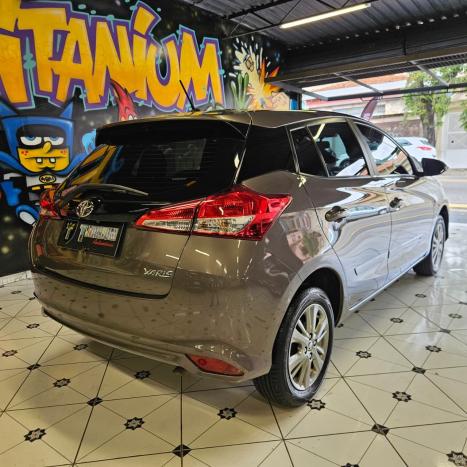 TOYOTA Yaris Hatch 1.3 16V 4P FLEX XL PLUS TECH MULTIDRIVE AUTOM�TICO CVT, Foto 4